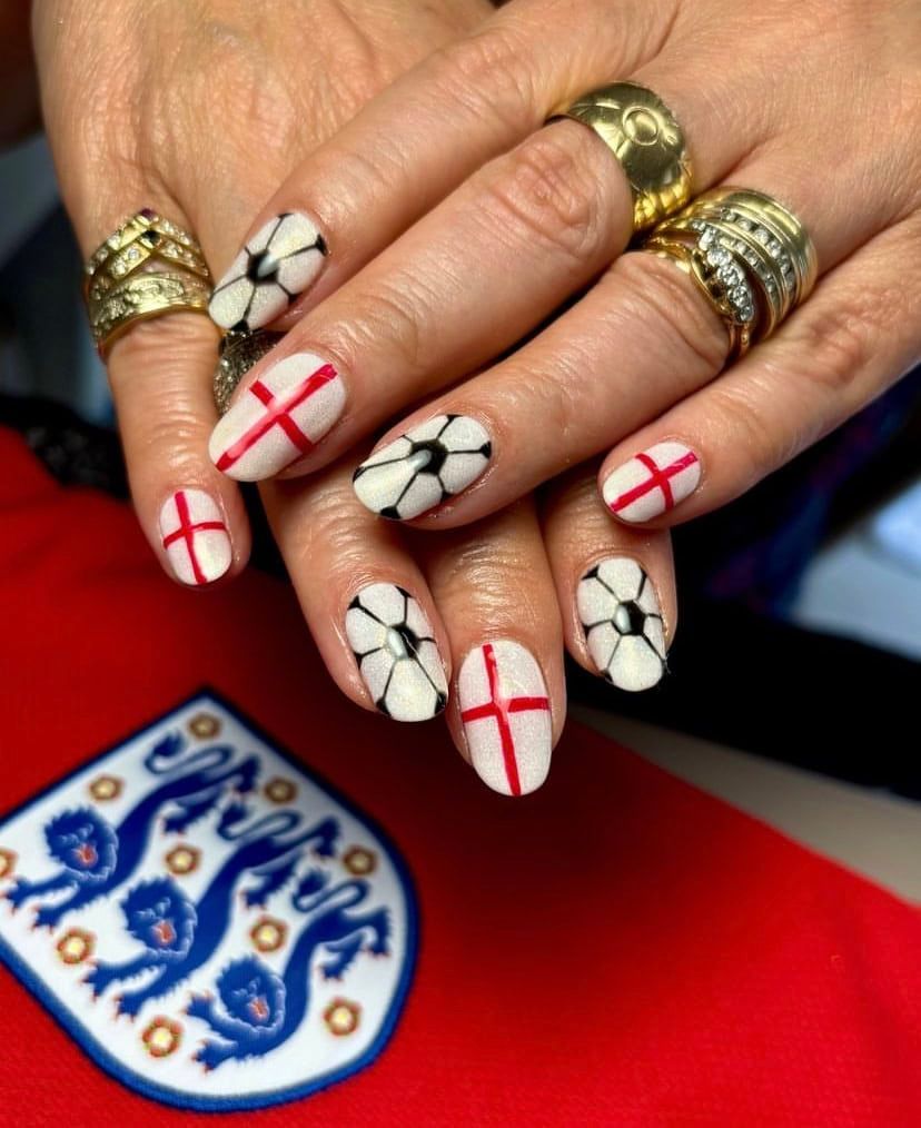 Matte Glitter Visual Idea Matte Glitter Visual Idea — Soccer Nails