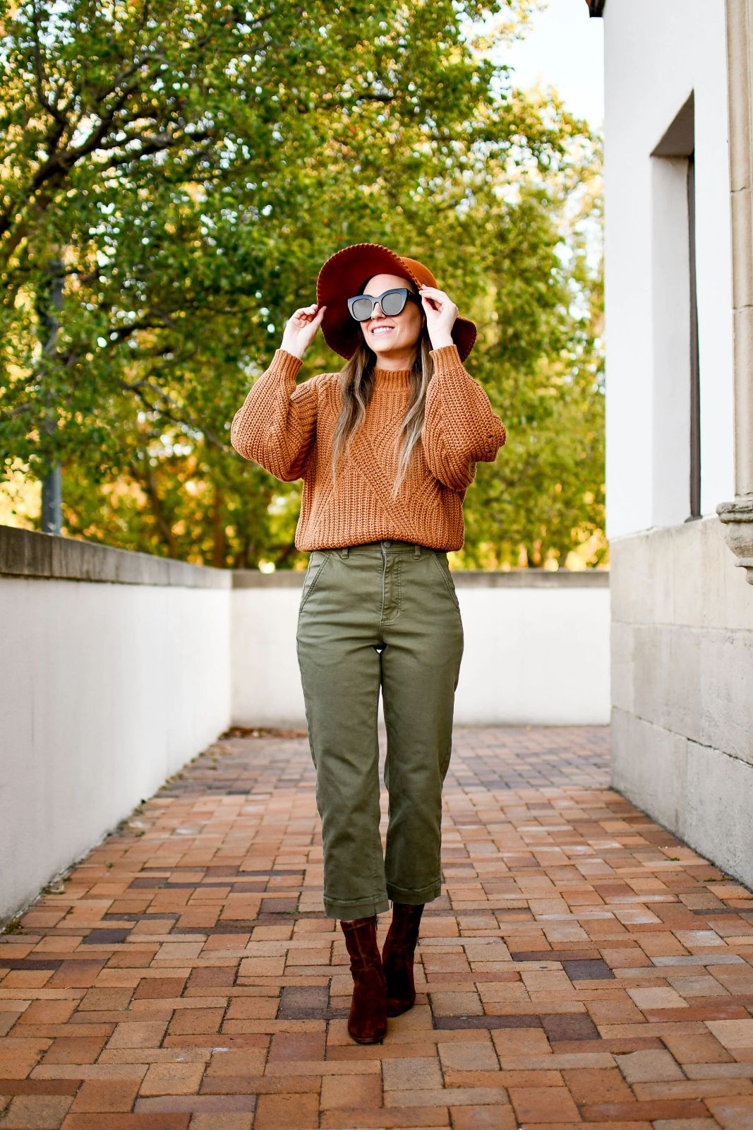 Casual Safari Look: Orange Sweater and Olive Pants — Safari Outfits