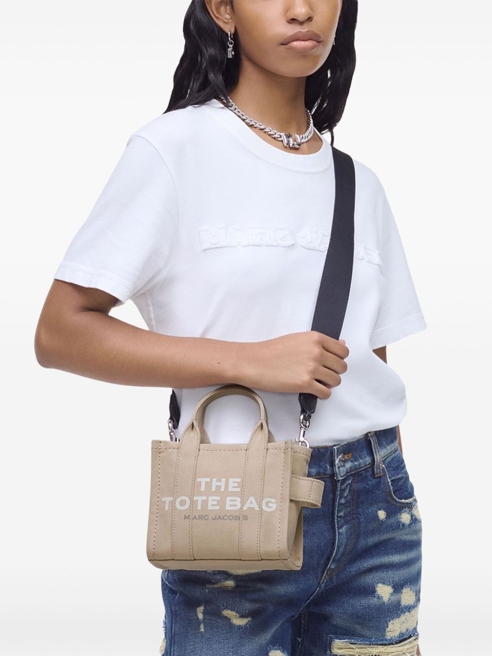 Effortless Everyday Style with a Crossbody Tote Effortless Everyday Style with a Crossbody Tote — Marc Jacobs Tote Outfits