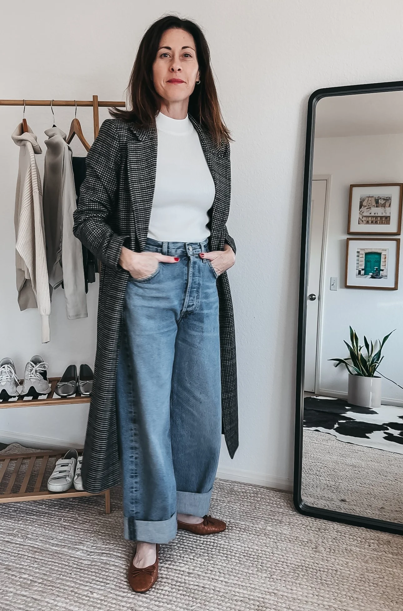 Plaid Long Coat and Turtleneck with Baggy Jeans — Baggy Jeans Outfits