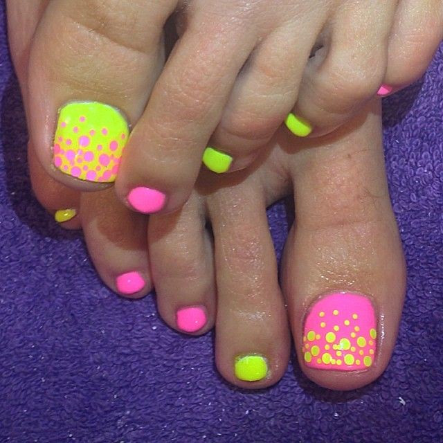 Neon Pink and Yellow Dot Toes Neon Pink and Yellow Dot Toes — Toe Nail Art
