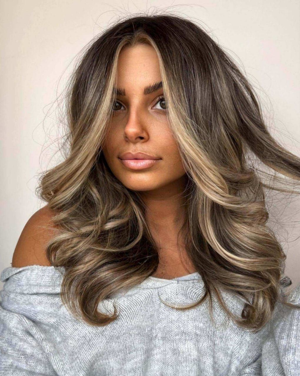 Mid-Back Ash Brown With Ash Blonde Balayage Mid-Back Ash Brown With Ash Blonde Balayage — Balayage Over 40