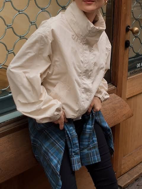 White Windbreaker with Cream Camisole and Wide-Leg Pants White Windbreaker with Cream Camisole and Wide-Leg Pants — Windbreaker Outfits