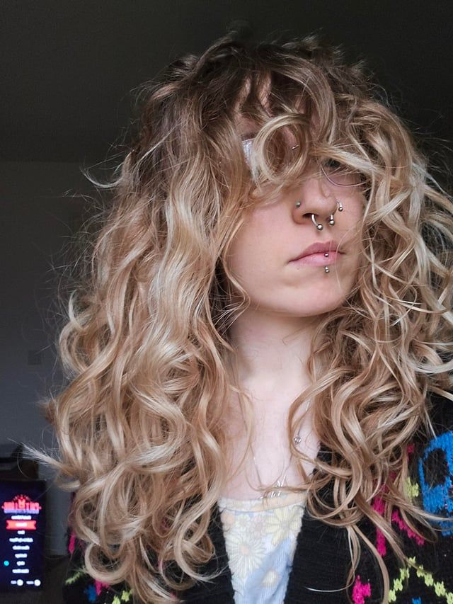 Shoulder Visual Idea — Curly Wolf Cut