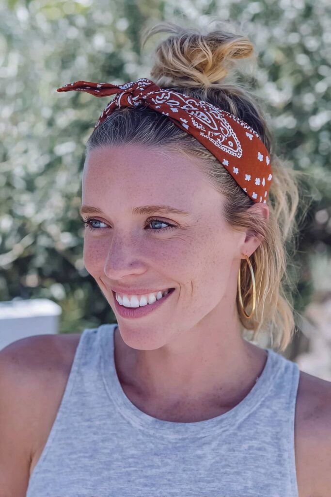 Shoulder-Length Messy Bun With Orange Bandana Shoulder-Length Messy Bun With Orange Bandana — Bandana Hairstyles