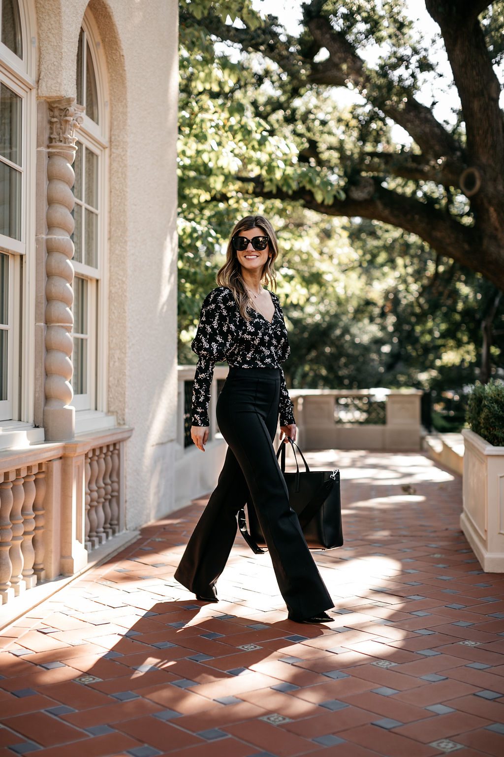 Chic Black Wide Leg Pants with Floral Puff Sleeve Blouse — Wide Leg Pants Outfits