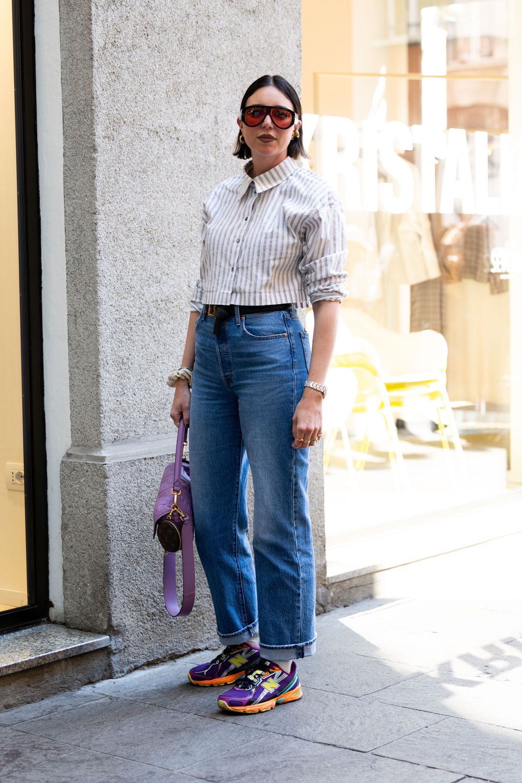 Striped Cropped Top and Wide-Leg Jeans with Colorful Sneakers Striped Cropped Top and Wide-Leg Jeans with Colorful Sneakers — Platform Sneakers Outfits