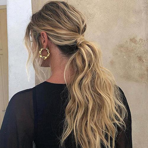 Textured Messy Ponytail Textured Messy Ponytail — Hairstyles for Greasy Hair