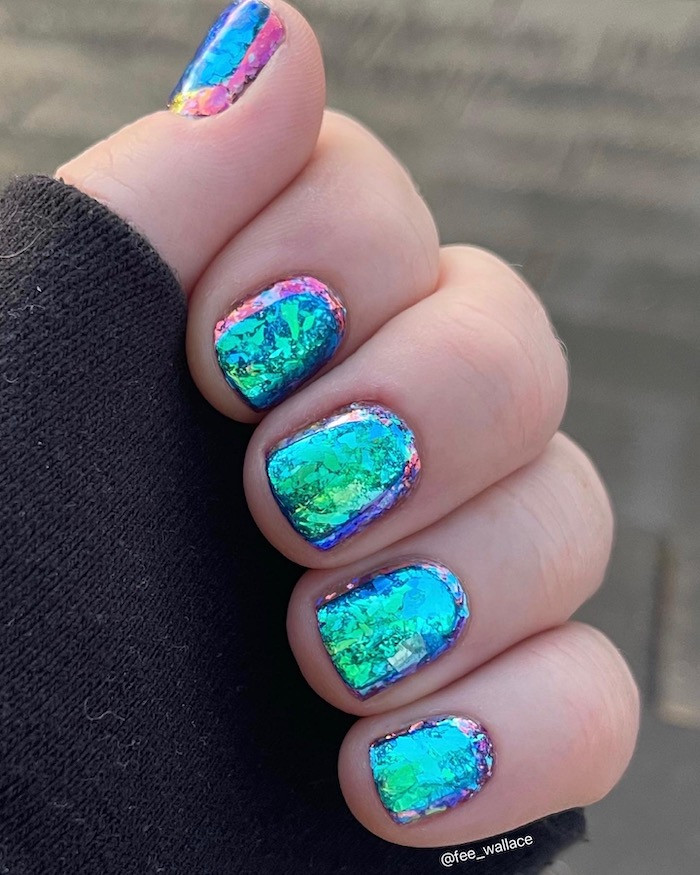 Glossy With Embedded Iridescent Flakes Visual Idea Glossy With Embedded Iridescent Flakes Visual Idea — Shellac Nails