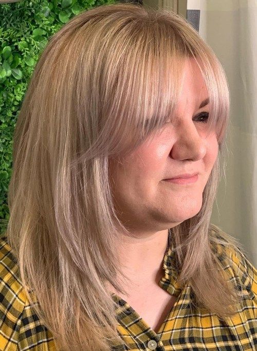 Shoulder Visual Idea — Hairstyles for Double Chin