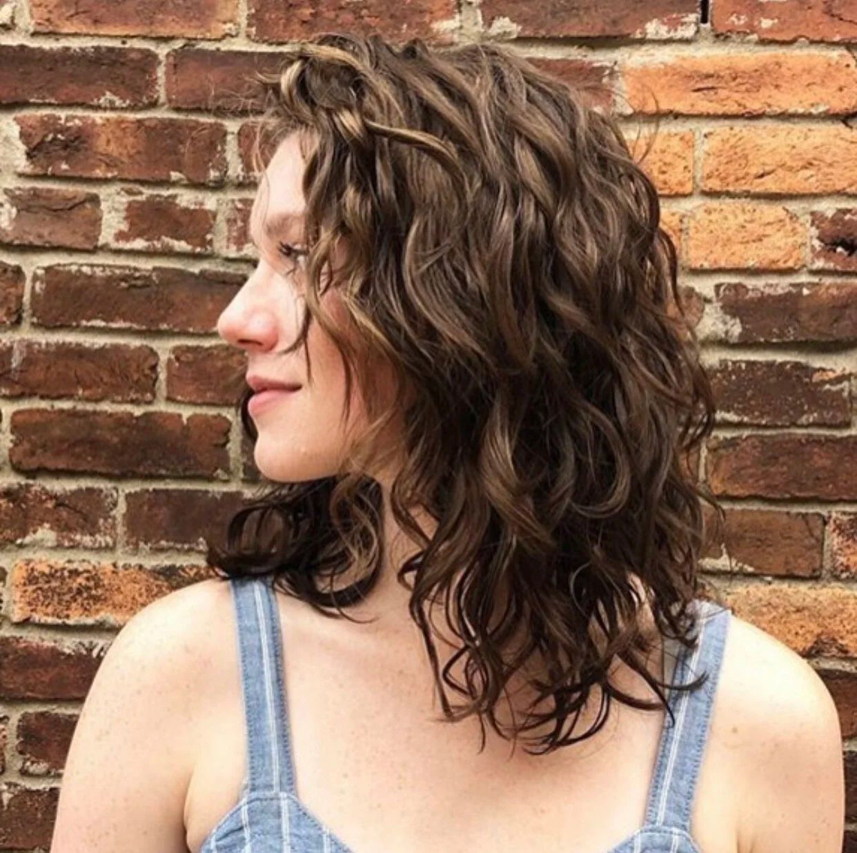 Collarbone Layers With Soft Blowout Collarbone Layers With Soft Blowout — Loose Perm