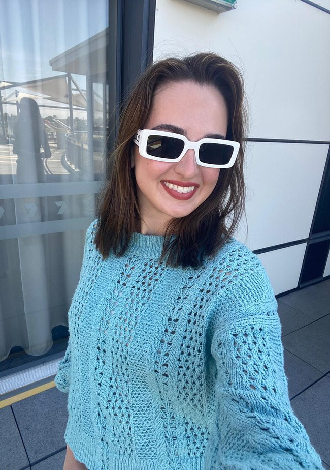 White Rectangular Sunglasses With Crochet Sweater White Rectangular Sunglasses With Crochet Sweater — Sunglasses for Square Face