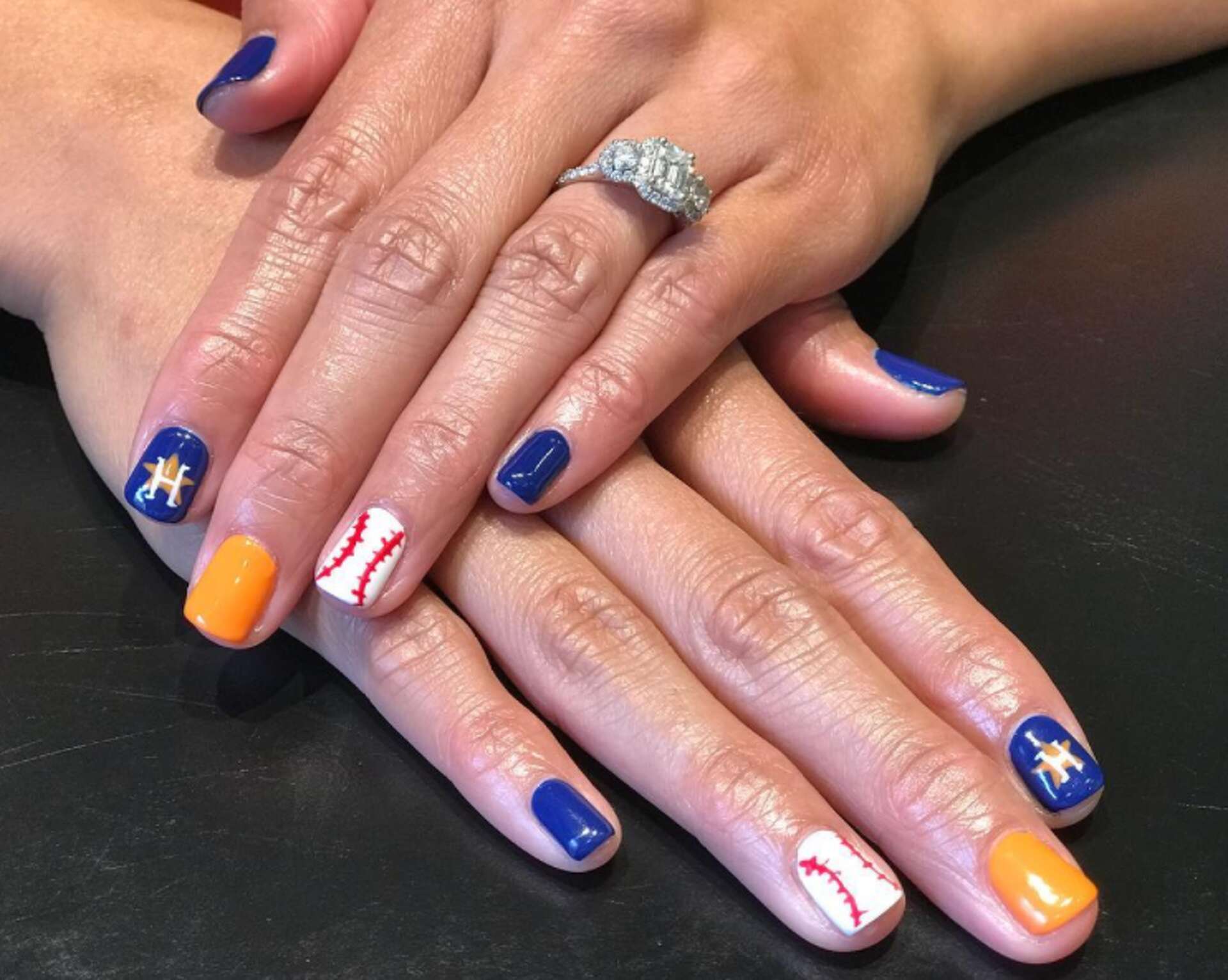 Short Square Team Logos and Stitching Short Square Team Logos and Stitching — Baseball Mom Nails