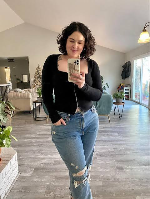 Casual Weekend: Abercrombie Ripped Jeans and Cardigan — Abercrombie Outfits