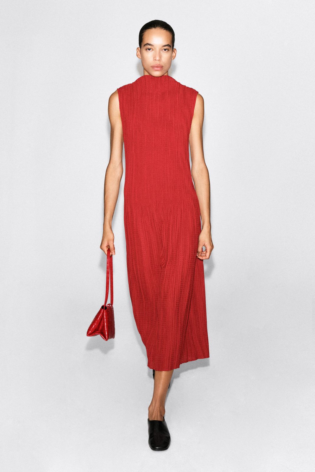Elegant Red Pleated Midi Dress with High Neckline Elegant Red Pleated Midi Dress with High Neckline — Dresses for Skinny Girls