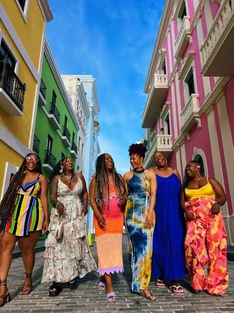 Vibrant Street Style in Puerto Rico Vibrant Street Style in Puerto Rico — Puerto Rico Outfits