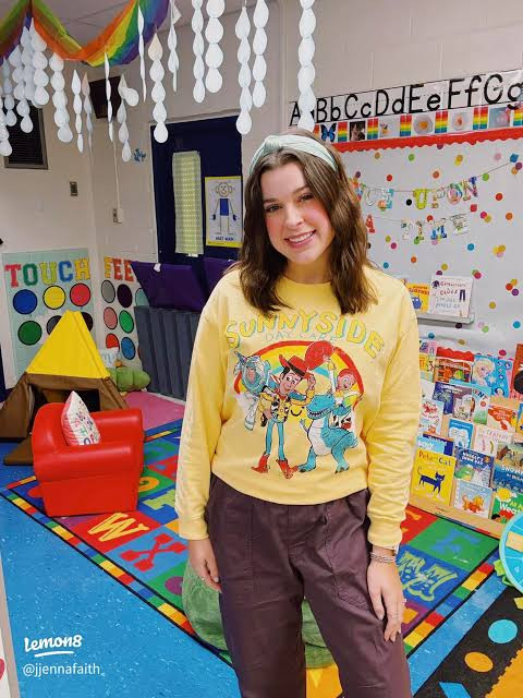 Playful Graphic Sweatshirt with Wide-Leg Pants — Preschool Teacher Outfits