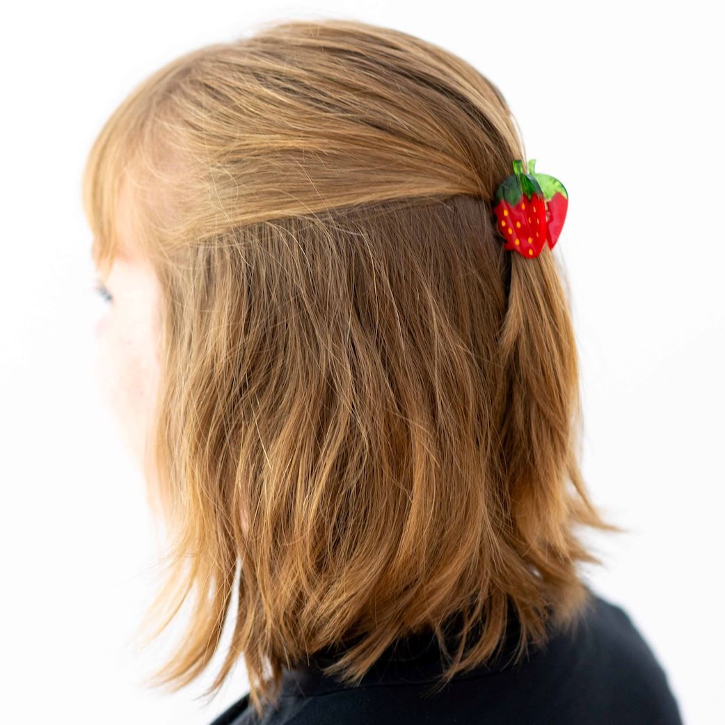 No Bangs Half-Up with Strawberry Clip — Mini Claw Clip Hairstyles