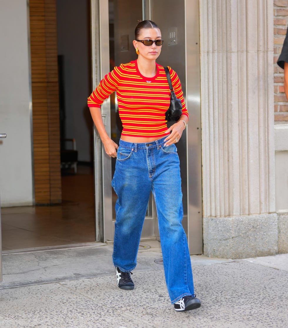 Bold Stripes: Onitsuka Tigers with Striped Crop Top and Wide-Leg Jeans Bold Stripes: Onitsuka Tigers with Striped Crop Top and Wide-Leg Jeans — Onitsuka Tiger Outfits
