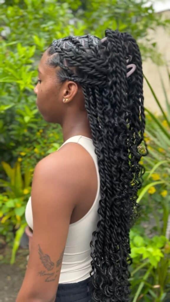 Voluminous High Ponytail With Blonde Streaks Voluminous High Ponytail With Blonde Streaks — Island Twists