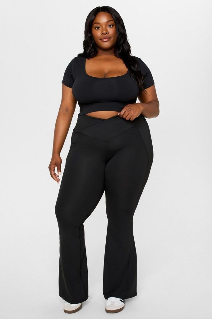Athletic Chic: Cropped Top and Flare Leggings — Outfits for Rectangle Shape