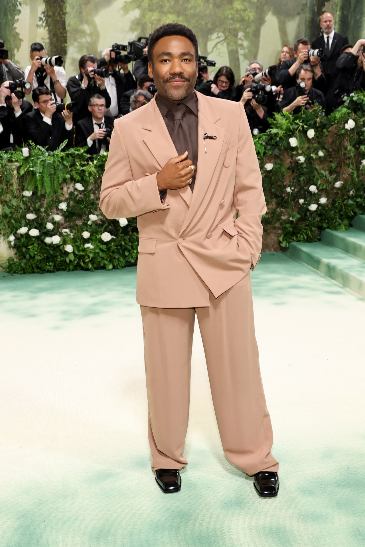 Oversized Light Brown Double-Breasted Suit — Mens Wedding Guest Outfits