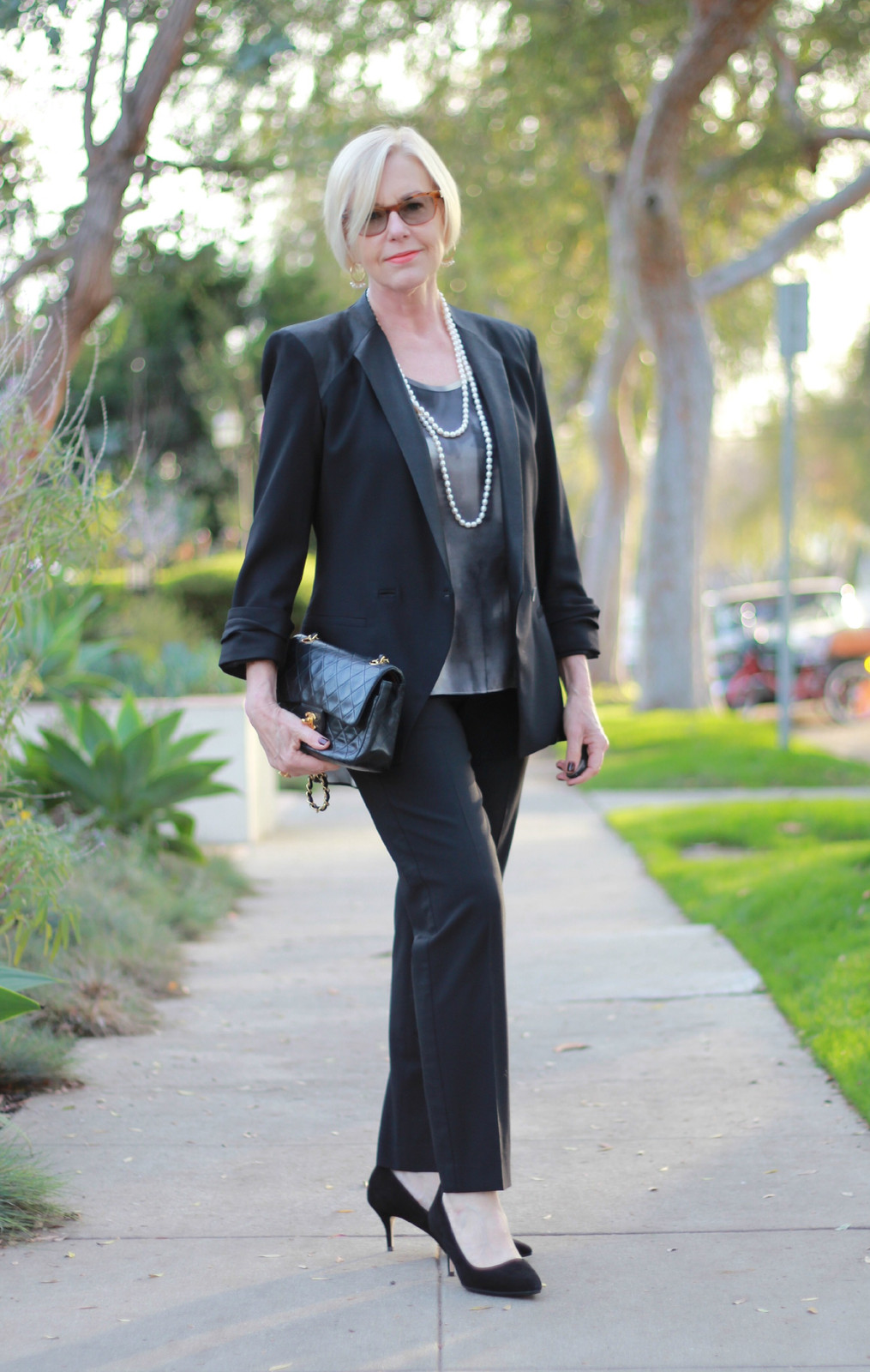 Tailored Black Blazer with Patterned Top and Pearls Tailored Black Blazer with Patterned Top and Pearls — Cocktail Attire Outfits
