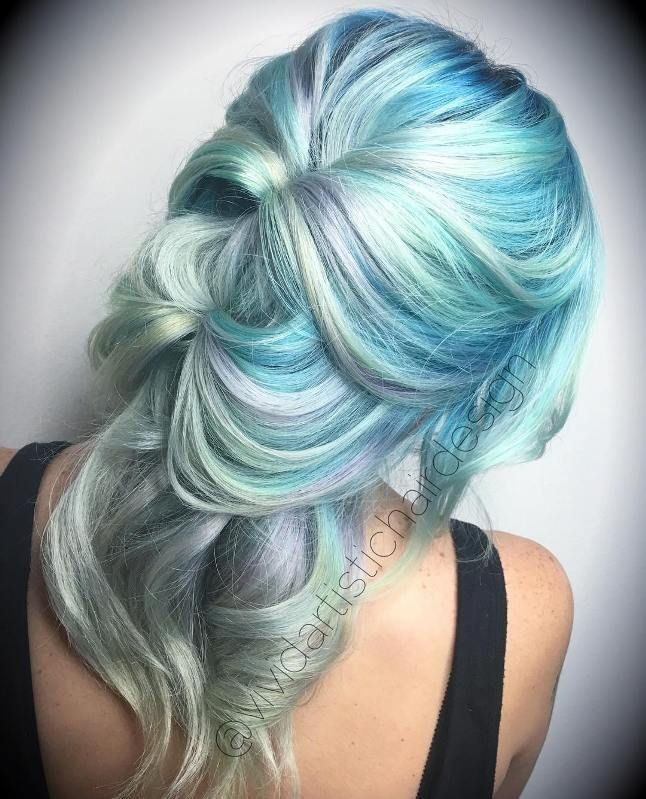 Mint Green Bob With Blunt Bangs — Pastel Green Hair
