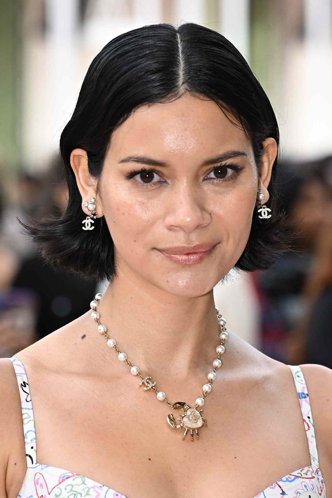 Air-Dried Black Bob With Subtle Waves Air-Dried Black Bob With Subtle Waves — Chin Length Bob
