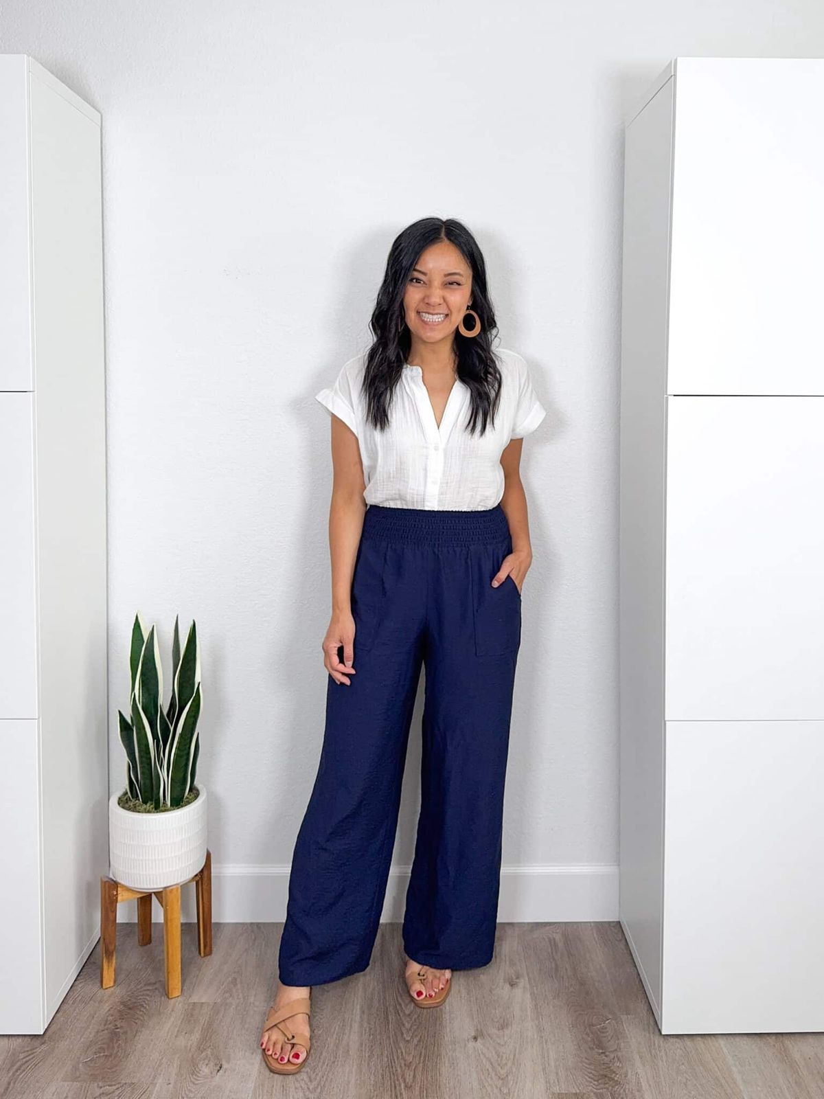 Wide-Leg Trousers and Linen Blouse for a Breezy WFH Style Wide-Leg Trousers and Linen Blouse for a Breezy WFH Style — Work From Home Outfits