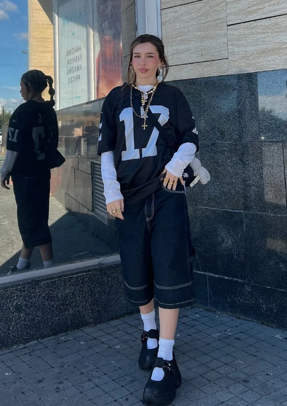 Casual Streetwear Outfit Idea — Pinterest Girl Outfits