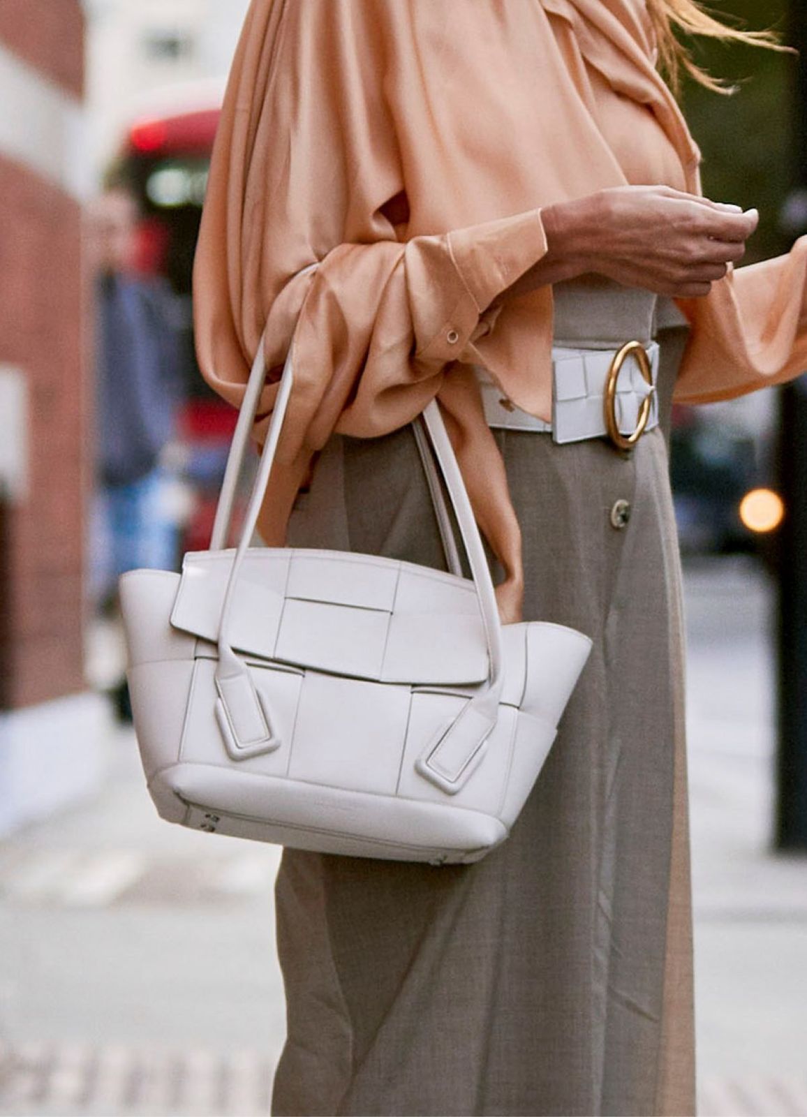 Chic Daytime: Peach Silk Blouse and White Woven Bag Chic Daytime: Peach Silk Blouse and White Woven Bag — Bottega Veneta Bag Outfits
