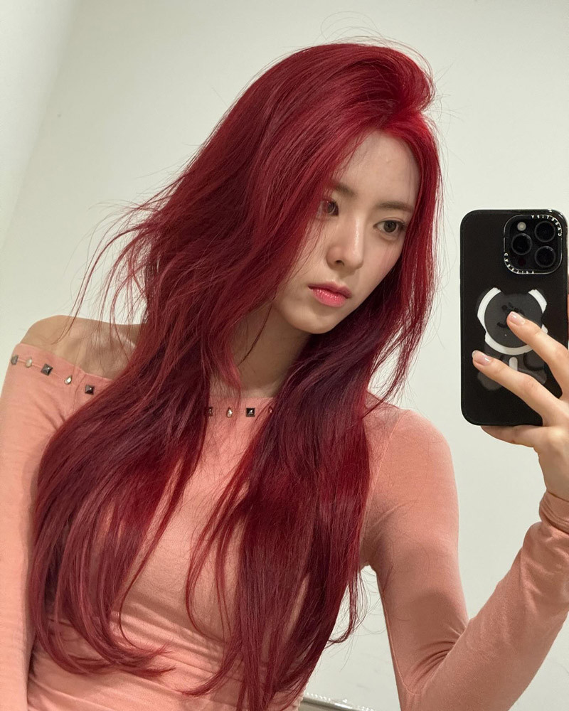 Mid-Back Vibrant Red Layered Waves Mid-Back Vibrant Red Layered Waves — Hair Color for Asian Hair