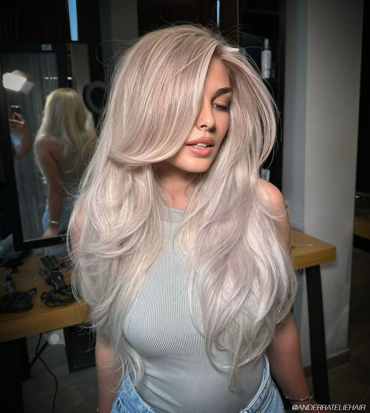 Creamy Beige Blonde Voluminous Waves