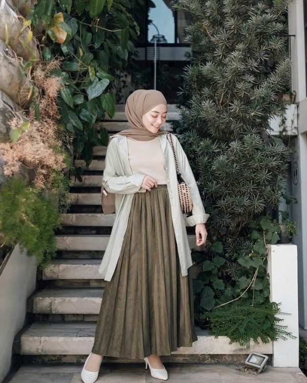 Maxi Skirt and Open Shirt: Casual Work Ensemble — Hijab Work Outfits