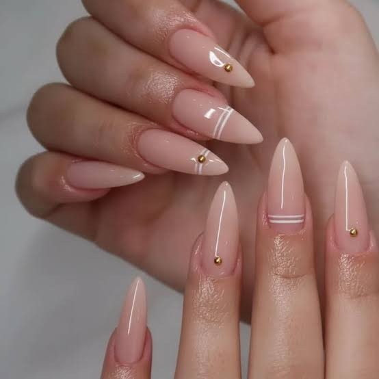 Modern Visual Idea Modern Visual Idea — Line Art Nails