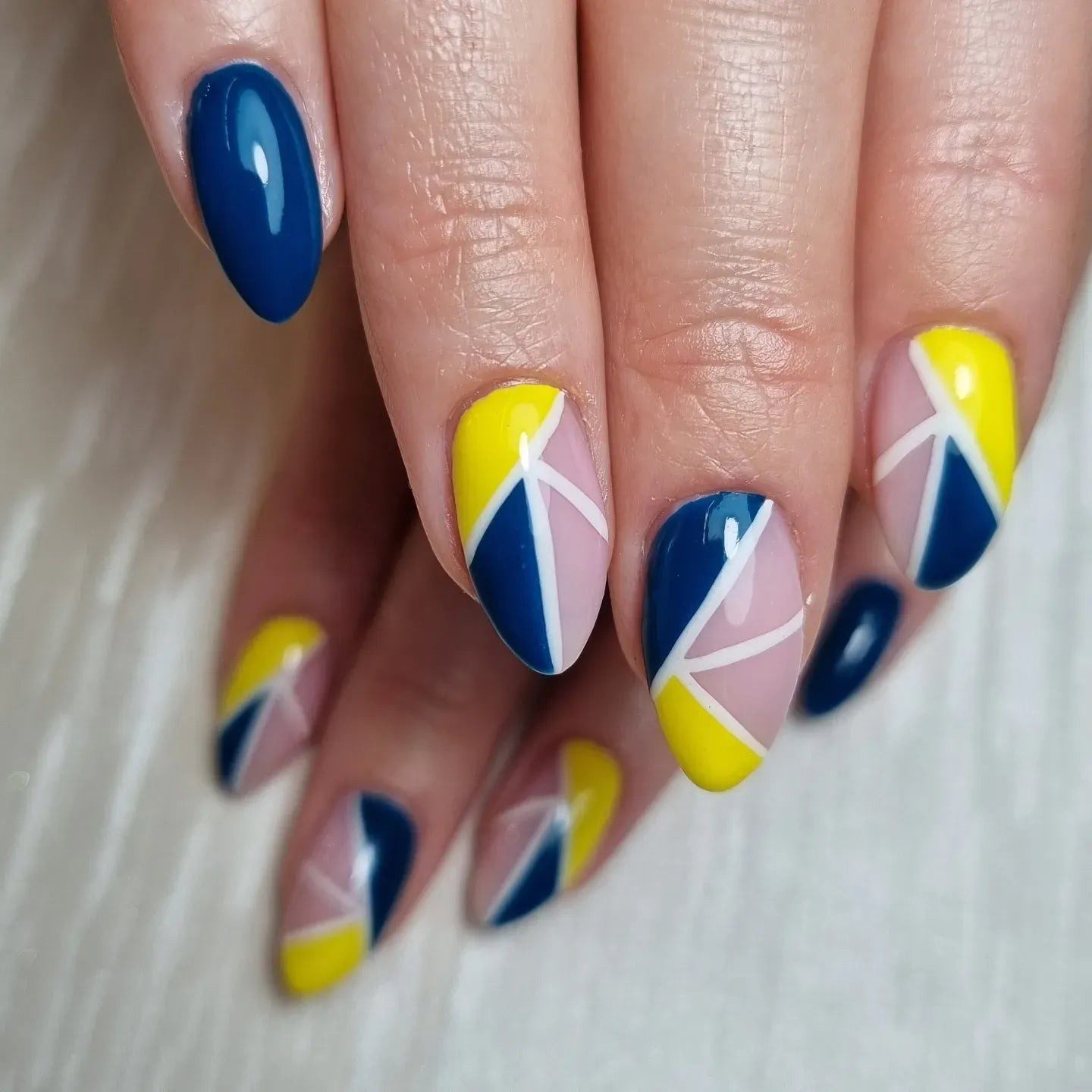 Color Block Geometric Almond Nails Color Block Geometric Almond Nails — Geometric Nails