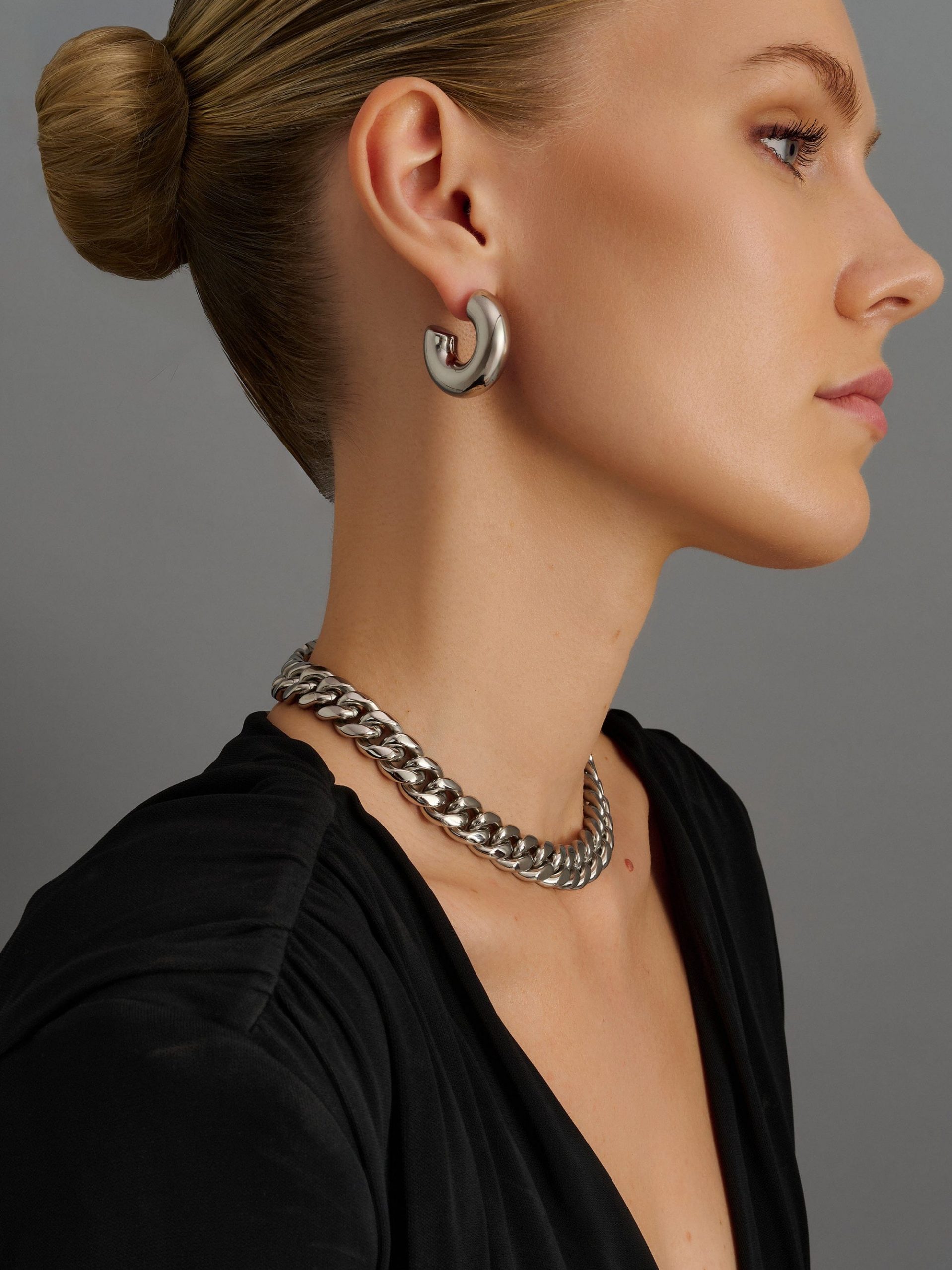 Chunky Silver Chain Necklace and Hoop Earrings with Black Top Chunky Silver Chain Necklace and Hoop Earrings with Black Top — Chunky Jewelry
