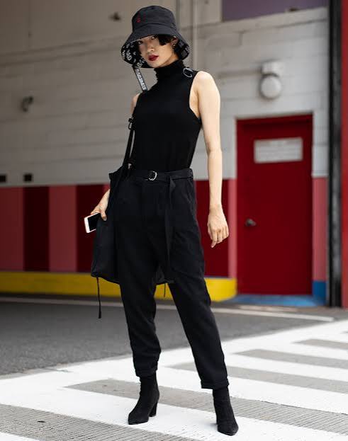 Streetwear Edgy Outfit Idea Streetwear Edgy Outfit Idea — Bucket Hat Outfits