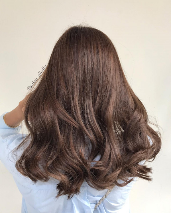 Mid-Back Visual Idea Mid-Back Visual Idea — Hair Color for Medium Skin