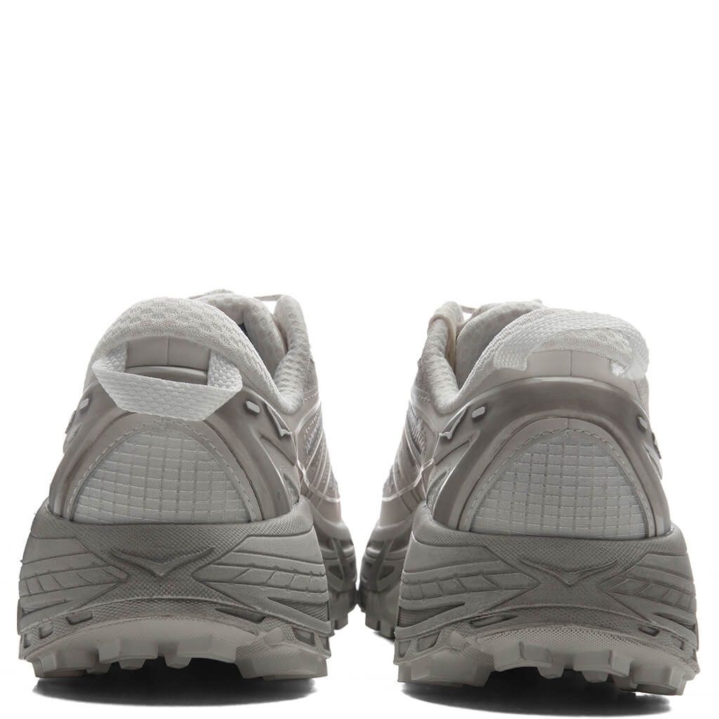 Monochromatic Grey Hoka Sneakers with Thick Sole Monochromatic Grey Hoka Sneakers with Thick Sole — Hoka Outfits