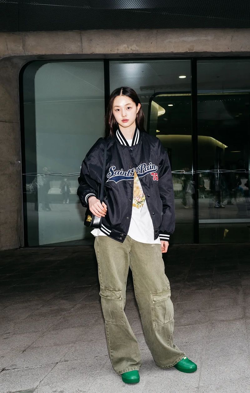 Street Style Edge: Bomber Jacket with Cargo Pants — Seoul Outfits