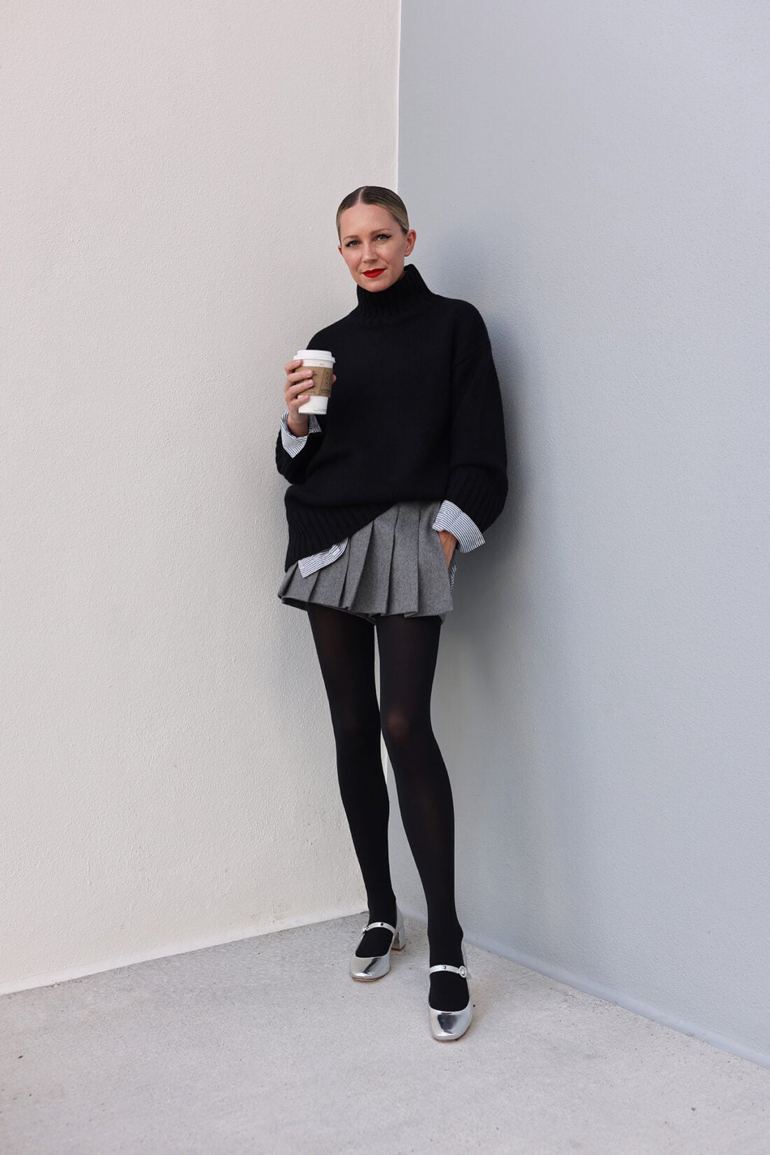 Edgy Night Out: Leather Mini Skirt with Oversized Jacket Edgy Night Out: Leather Mini Skirt with Oversized Jacket — Mini Skirt Outfits