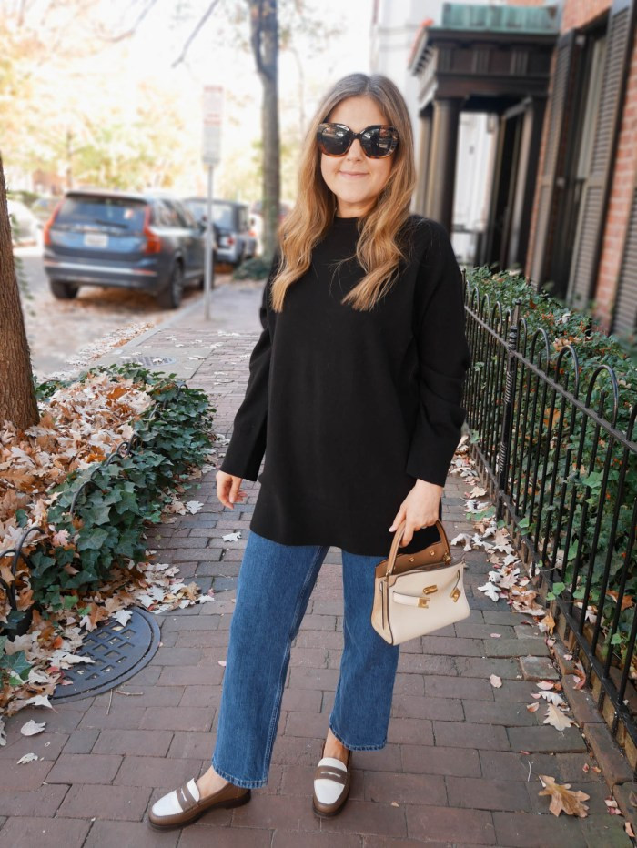 Comfortable Chic: Two-Tone Loafers with Wide Jeans and Oversized Tunic — Loafers with Jeans Outfits