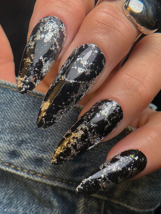 Foil Fragments On All Nails Visual Idea Foil Fragments On All Nails Visual Idea — Foil Nails
