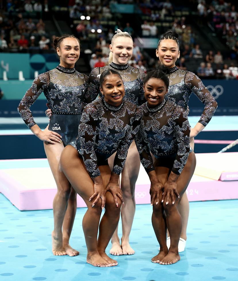 Glossy Short Oval Gymnast Stripes Nails Glossy Short Oval Gymnast Stripes Nails — Gymnastics Nails
