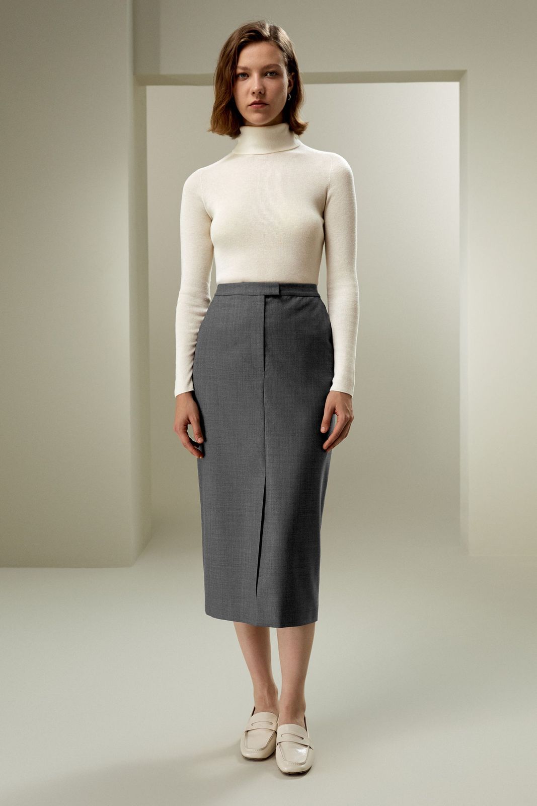 Grey Pencil Skirt with Front Slit and White Turtleneck Grey Pencil Skirt with Front Slit and White Turtleneck — Pencil Skirts
