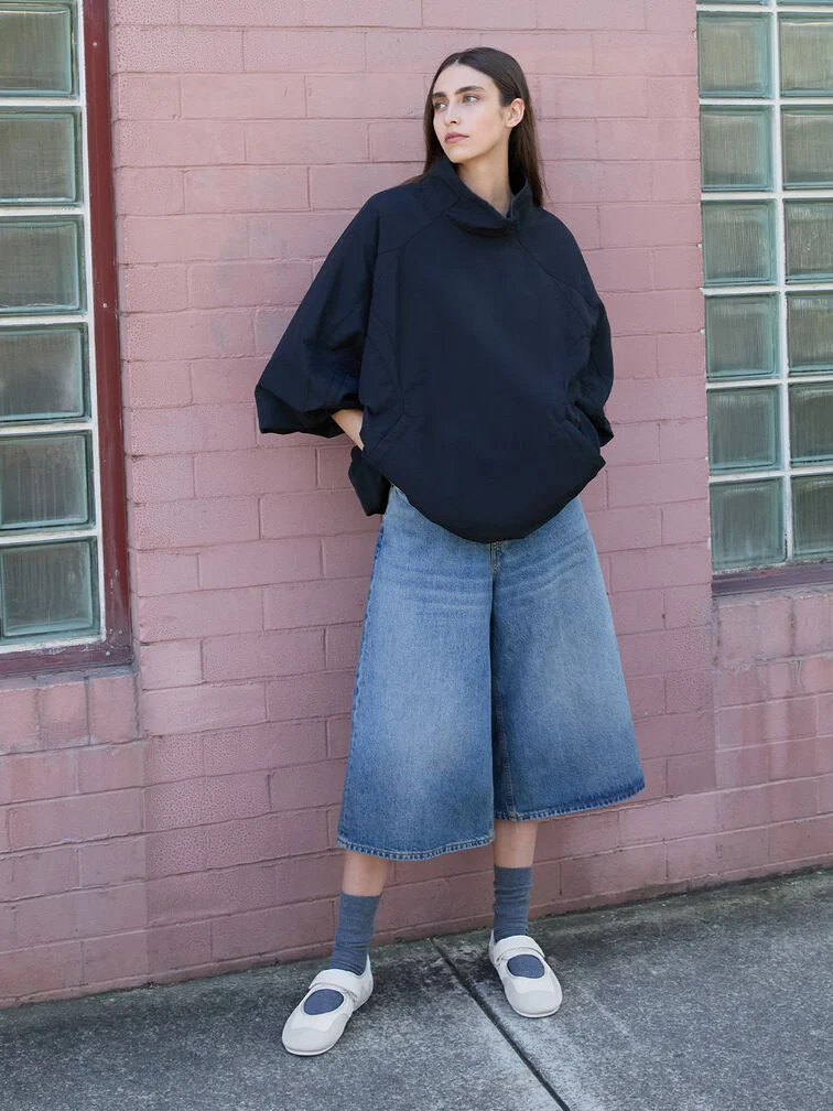 Streetwear Ready: Mary Janes with Wide-Leg Culottes and an Oversized Jacket Streetwear Ready: Mary Janes with Wide-Leg Culottes and an Oversized Jacket — Mary Jane Outfits