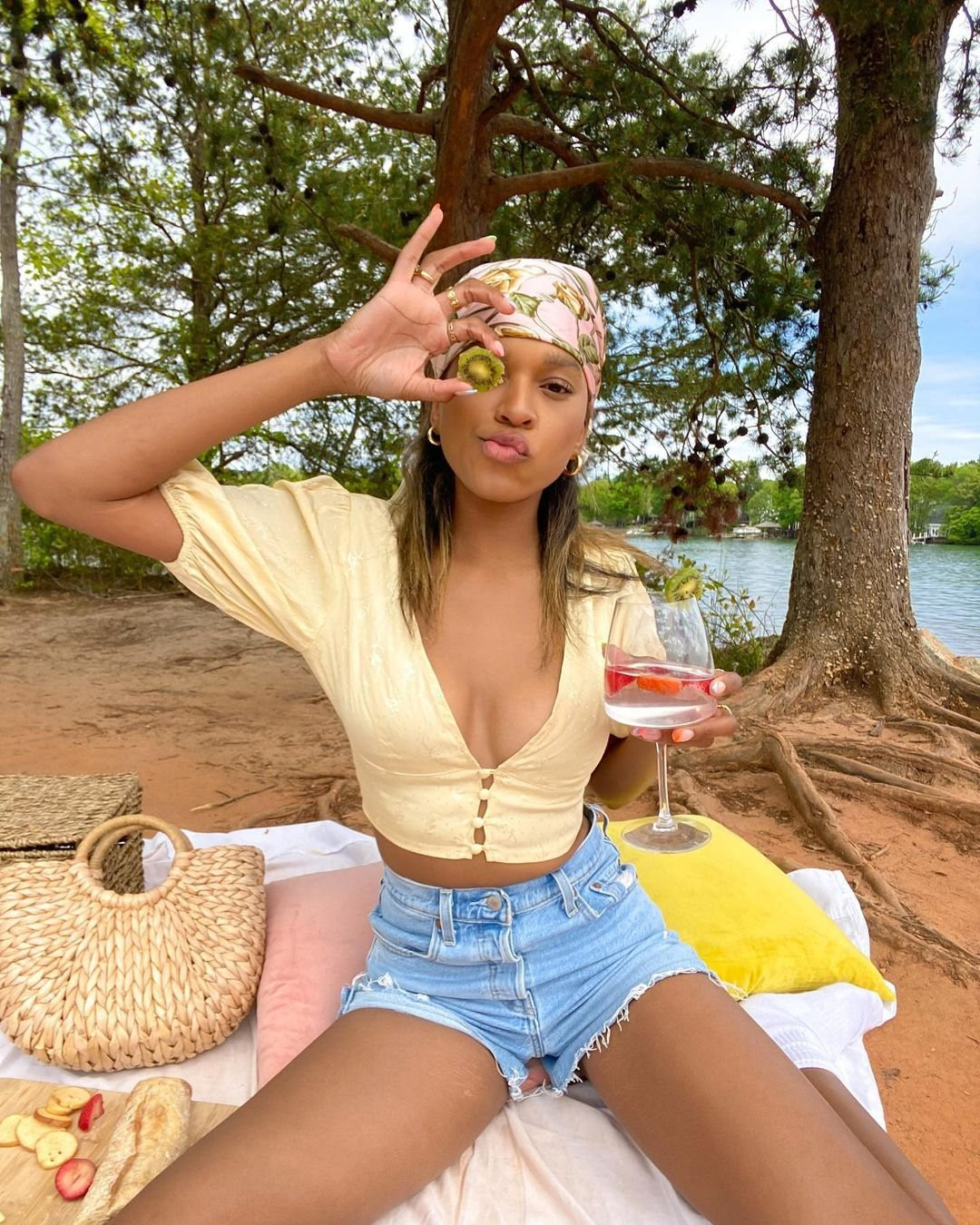 Playful Summer Look with a Floral Silk Headscarf — Headscarf Outfits