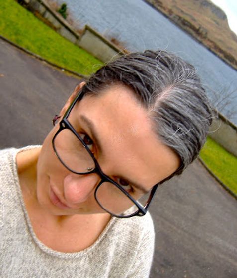 Gray Roots Dark Base Visual Idea Gray Roots Dark Base Visual Idea — Gray Natural Hair